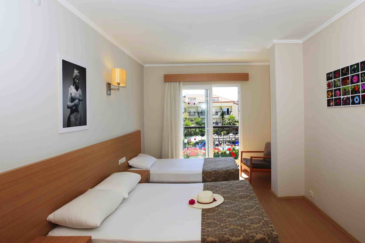 Apartment, 2 Bedrooms | Desk, free cots/infant beds