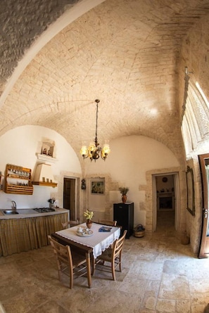 Apartment, 2 Bedrooms (Trullo Sovrano) | Private kitchen | Fridge, microwave, stovetop, espresso maker - Agriturismo Grotta di Figazzano (Ostuni)