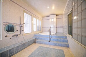 Cottage | Bathroom | Separate tub and shower, jetted tub, free toiletries, hair dryer - Hotel Kaiho Shishinomori (Ishigaki)