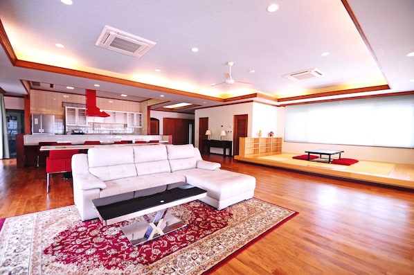 Cottage | Living area | Flat-screen TV - Hotel Kaiho Shishinomori (Ishigaki)