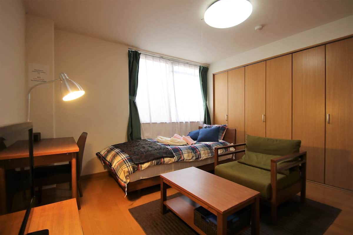 Apartment (for 2 Guests, 201) | Schreibtisch, kostenloses Internet per Kabel, Bettwäsche