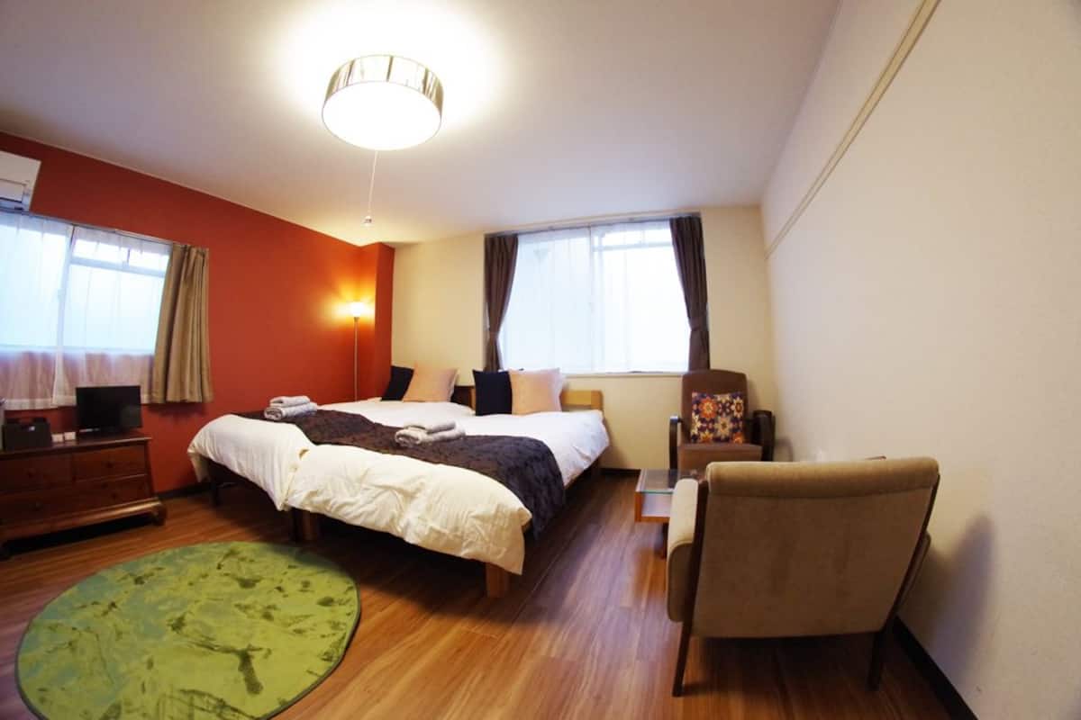 Apartment (for 3 Guests, 301) | Schreibtisch, kostenloses Internet per Kabel, Bettwäsche
