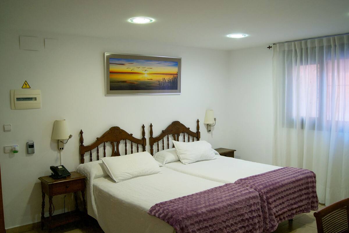 Economy Twin Room