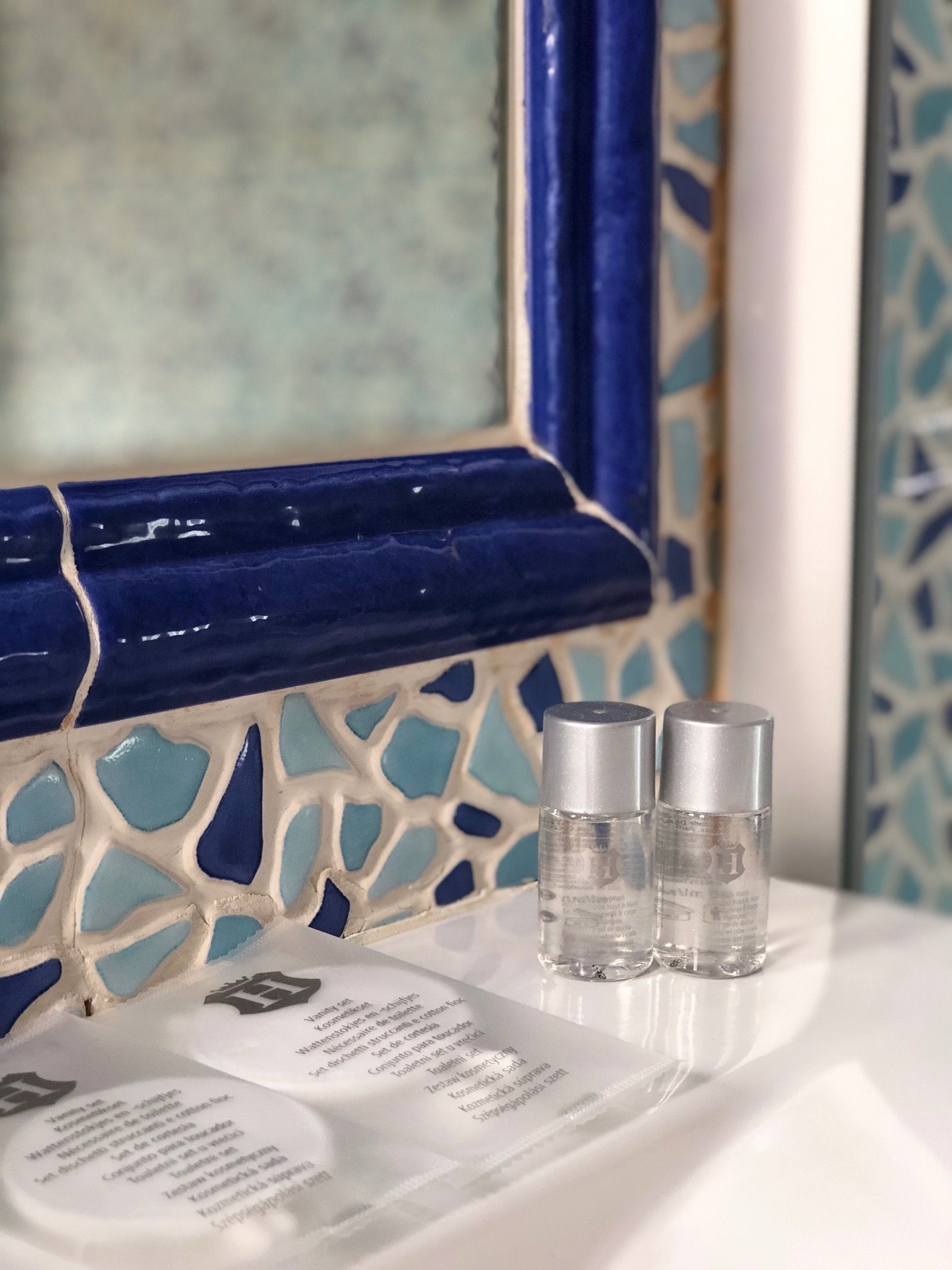 design double room | bathroom amenities | jetted bath, rainfall showerhead, free toiletries, hair dryer