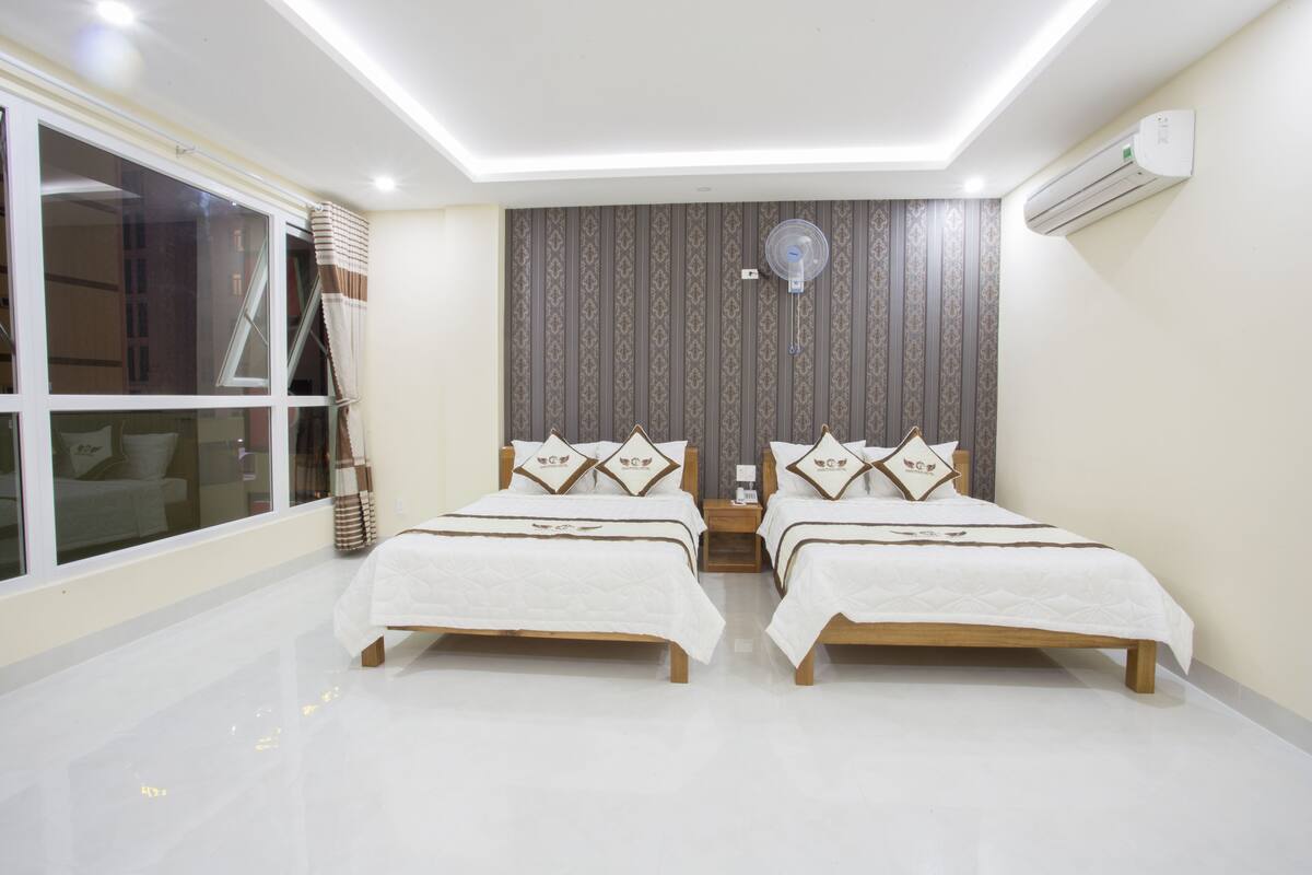 Double Room | Minibar, desk, iron/ironing board, free WiFi