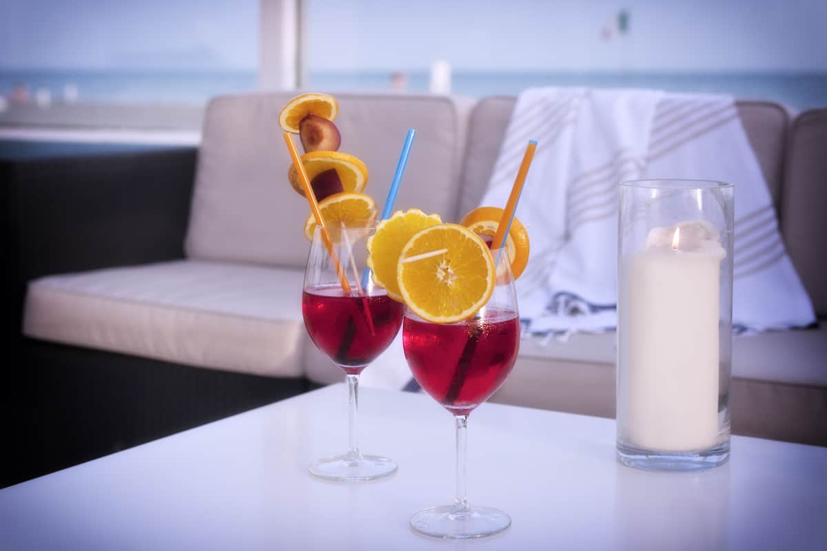 poolside bar