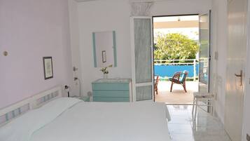 Quarto casal ou duplo básico | Wi-Fi de cortesia, roupa de cama