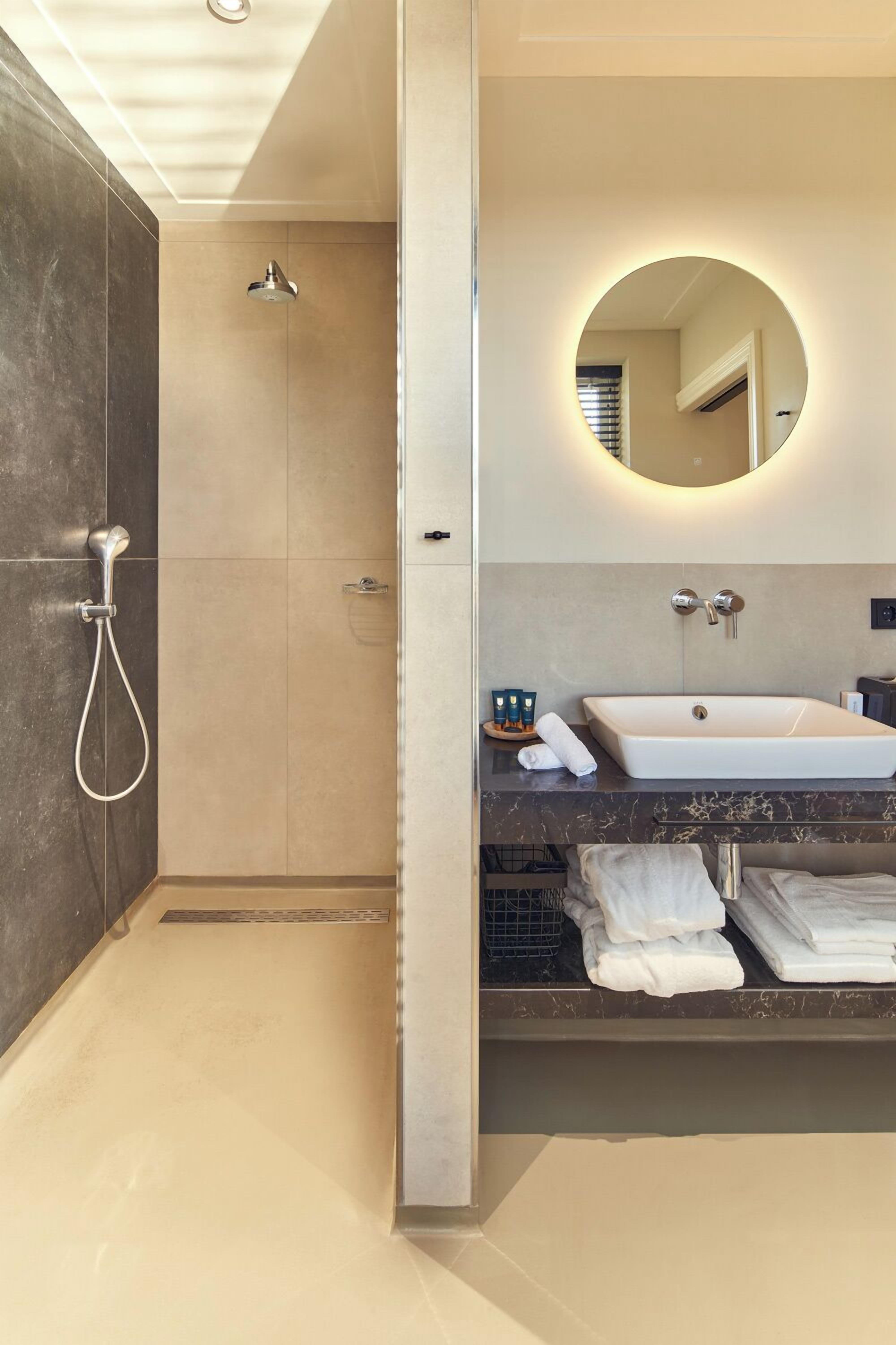 Balcony Suite I Hotel Zuidkade | Bad | Toalettartikler (inkludert), hårføner, tøfler og håndklær