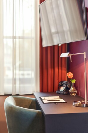 Luxury Suite I Hotel Zuidkade | 高級寢具、迷你吧、客房內保險箱、書桌