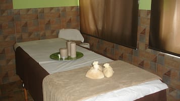Sauna, turkkilainen sauna, vartalohoitoja, kasvohoitoja