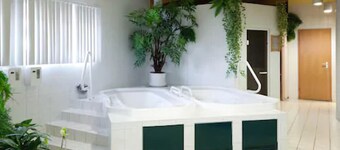 สปอร์ตโฮเทล มัลโชว