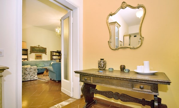 Apartment, 2 Schlafzimmer | Wohnbereich | Fernseher