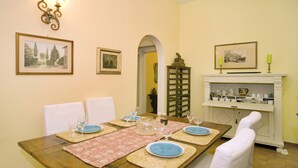 Apartment, 2 Bedrooms | In-room dining - Two steps from Ponte Vecchio (Florence)