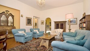 Apartment, 2 Bedrooms | Living room - Two steps from Ponte Vecchio (Florence)