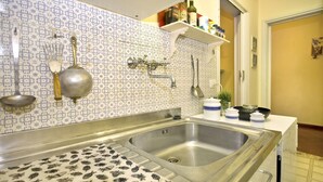 Apartment, 2 Bedrooms | Private kitchen - Two steps from Ponte Vecchio (Florence)