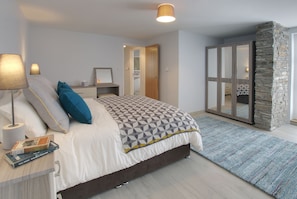 Design Cottage, 3 Bedrooms, Courtyard Area (Ty Gambo) | Premium bedding, individually decorated, individually furnished - Swansea Valley Holiday Cottages (Swansea)