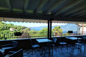 Terrace/patio - Hotel San Remo (San Zeno di Montagna)