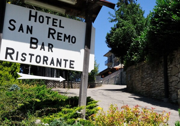 Exterior detail - Hotel San Remo (San Zeno di Montagna)