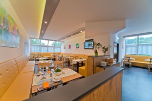 Daily buffet breakfast for a fee - City Hotel Chemnitz (Chemnitz)