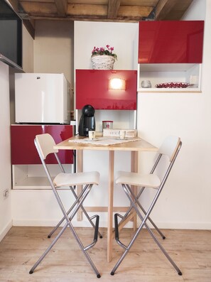 Elite Double Room, Non Smoking | In-room dining - B&B Ai Musei (Brescia)