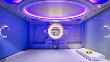 Shared Dormitory, Mixed Dorm | Premium bedding, memory foam beds, in-room safe, desk