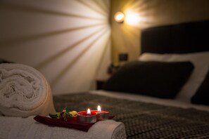 Desk, free WiFi, bed sheets - Chroma Italy - Chroma Deka (Rome)