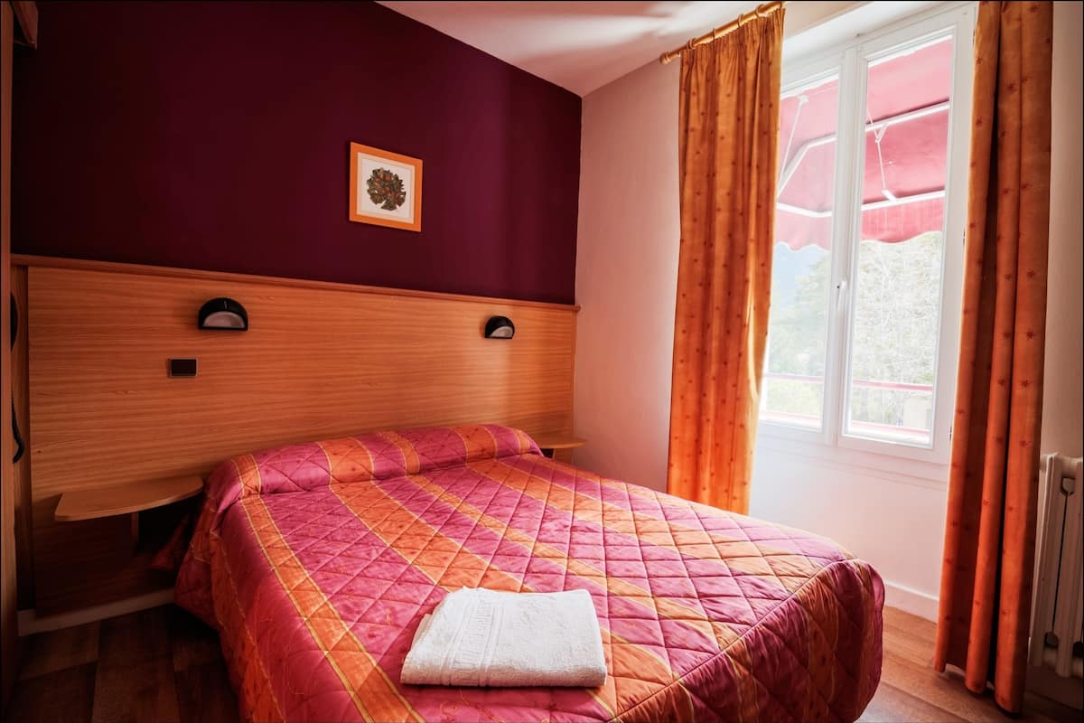 Double Room | Individually furnished, desk, blackout curtains, free cots/infant beds