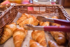 Frokostbuffé hver dag (mot et tillegg)