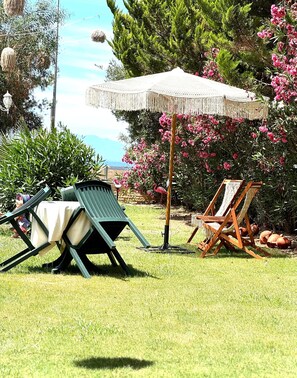 Breakfast and dinner served