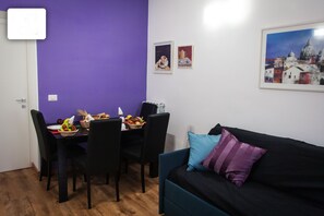 Apartment, 2 Schlafzimmer | Wohnbereich