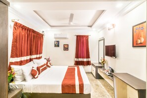 Deluxe Double Room, 1 Double Bed, Non Smoking, City View | Desk, free WiFi - Octave Studio Hotel (Bengaluru)