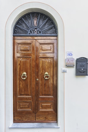 Property entrance - Art Gallery B&B (Capannori)