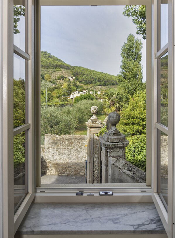 View from property - Art Gallery B&B (Capannori)