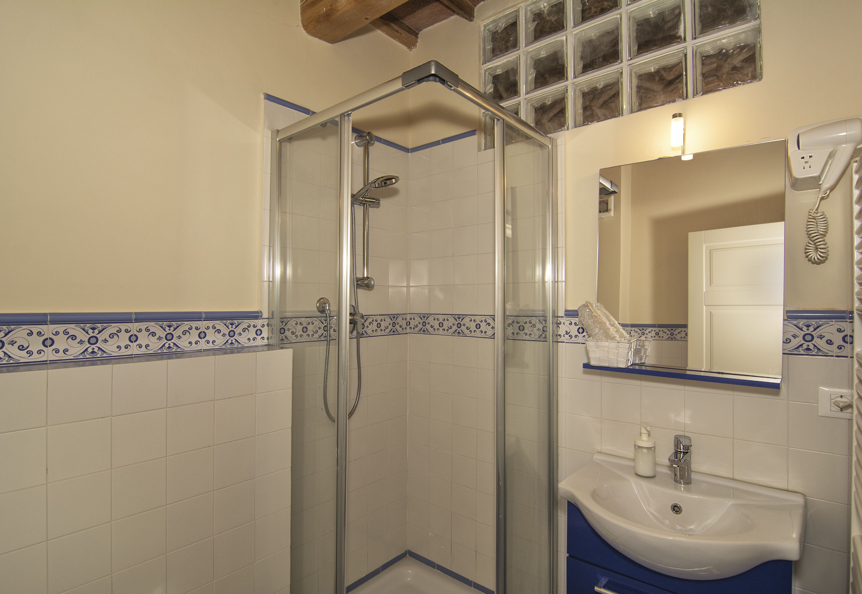 Photo - Art Gallery B&B