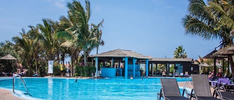 3 outdoor pools