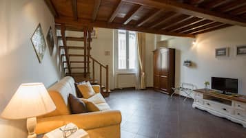 Classic Apartment, 1 Bedroom | Living area