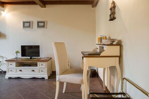 Appartamento Classic, 1 camera da letto | Area soggiorno | TV a schermo piatto