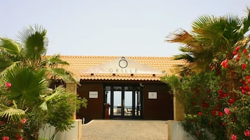 Breakfast and dinner served, local and international cuisine