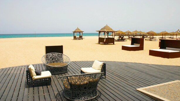 Beach nearby, white sand, beach towels - AJP Holidays - Tortuga Beach Resort 487 (Sal)