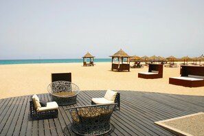 Beach nearby, white sand, beach towels - AJP Holidays - Tortuga Beach Resort 487 (Sal)