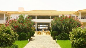 Property grounds - AJP Holidays - Tortuga Beach Resort 487 (Sal)