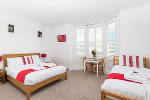 Σίδερο/σιδερώστρα, δωρεάν Wi-Fi, κλινοσκεπάσματα 