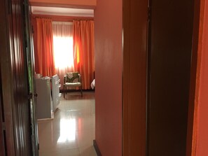 Bureau, draps fournis