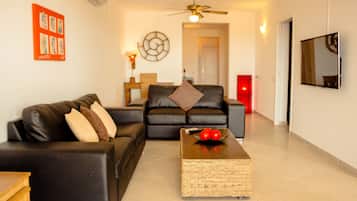 Standard Apartment, 3 Bedrooms | Living area
