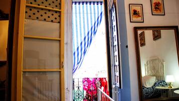 Tweepersoonskamer, gedeelde badkamer (Exterior 1) | Gratis wifi