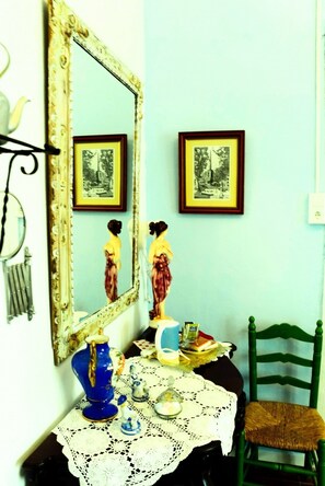 Double Room, Shared Bathroom (Exterior 3) | Room amenity - Hostel Patio 19 (Málaga)