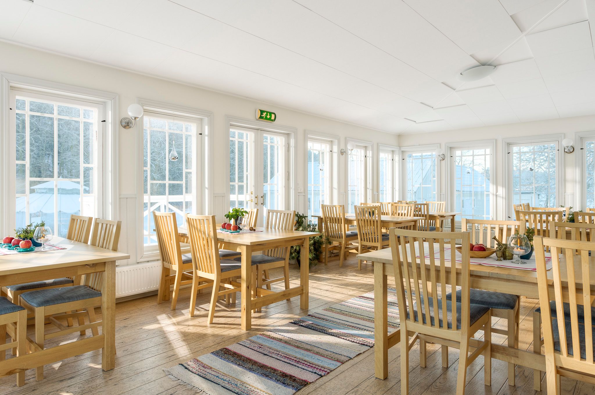 Free buffet breakfast