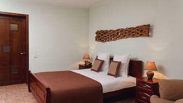 Junior Suite, 1 Bedroom, Ground Floor | Premium bedding, desk, free WiFi