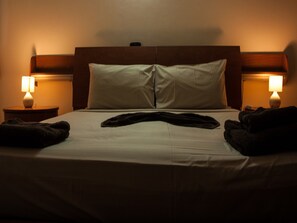 3 bedrooms, in-room safe, iron/ironing board, bed sheets