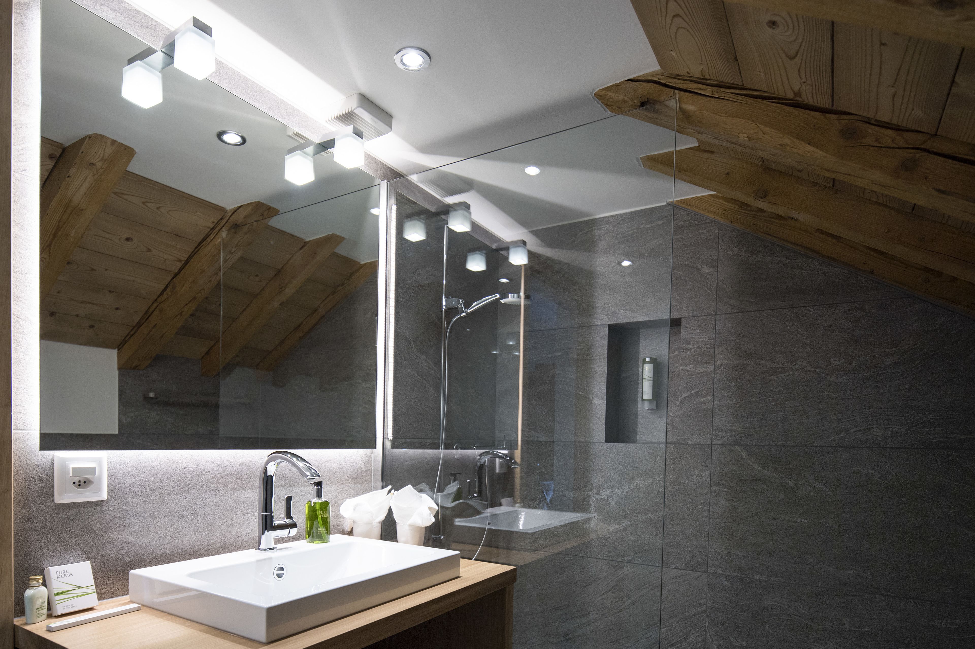 quadruple room | premium bedding, free wifi, bed sheets, wheelchair access